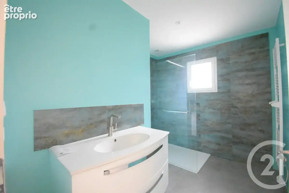 Maison 9 pièces 272 m² à vendre à Vendat (03110) - photo 8