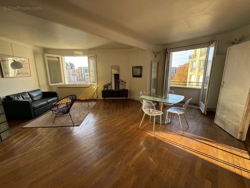 Appartement à PARIS-17E