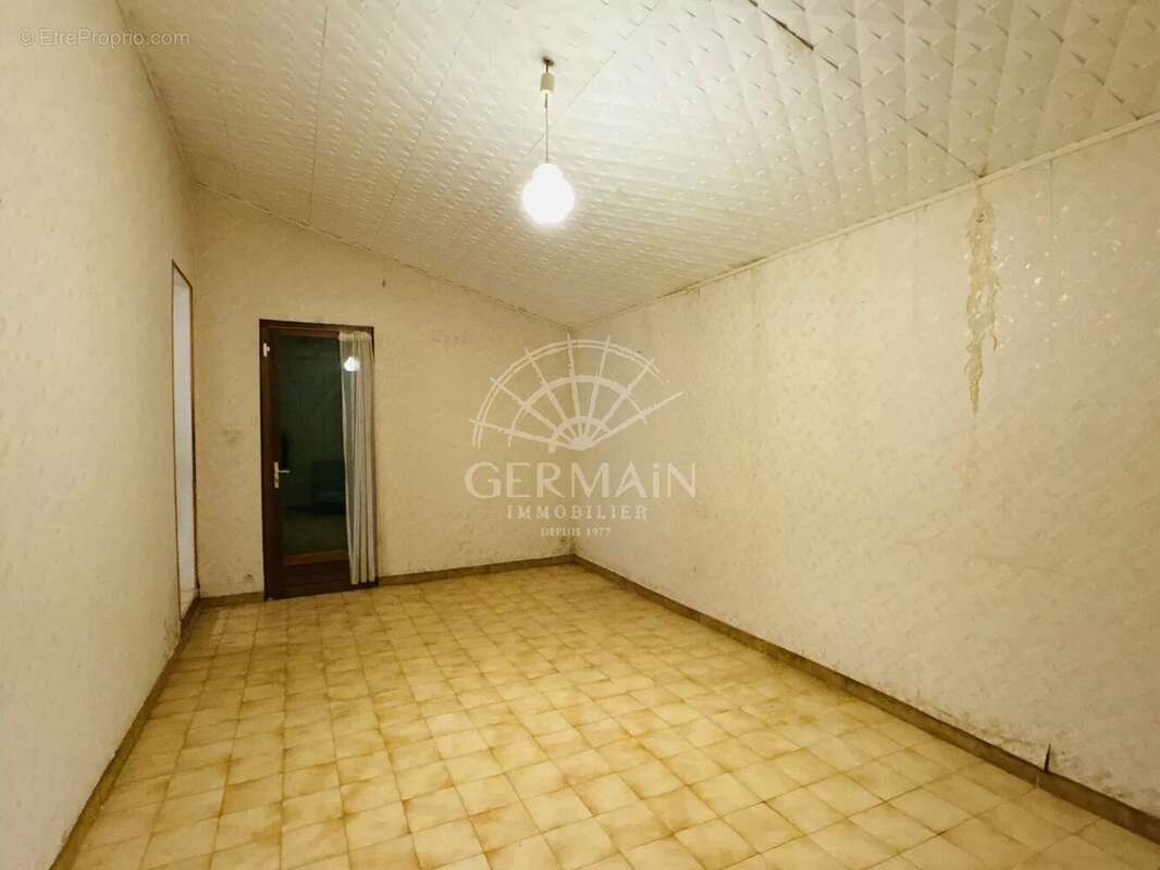 Maison à SAUMANE-DE-VAUCLUSE