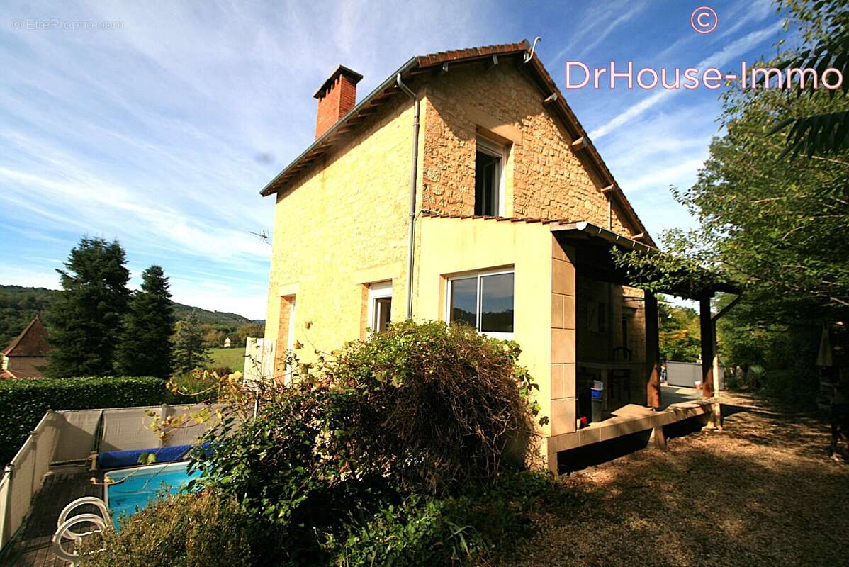 Maison à SAINT-LEON-SUR-VEZERE