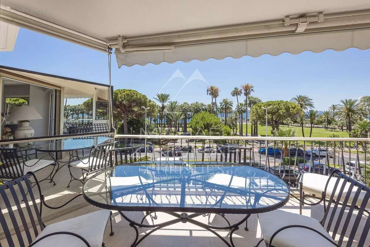 Cannes - Croisette - Élégant 4 pièces avec terrasse - photo 4