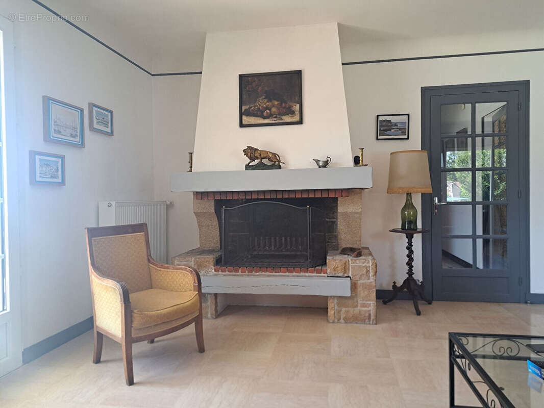 Maison à BONNEUIL-MATOURS