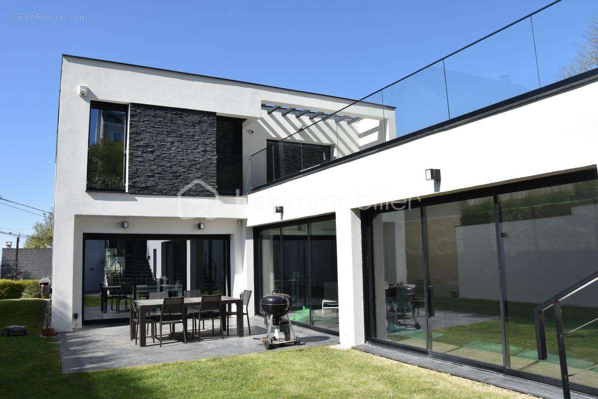 Maison à VILLEVAUDE