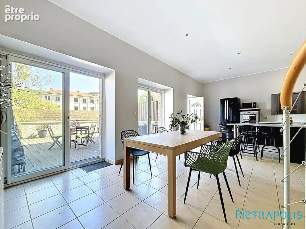 Maison 97 m² à Tarare  - photo 4