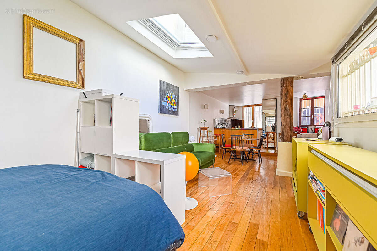 Appartement à PARIS-10E