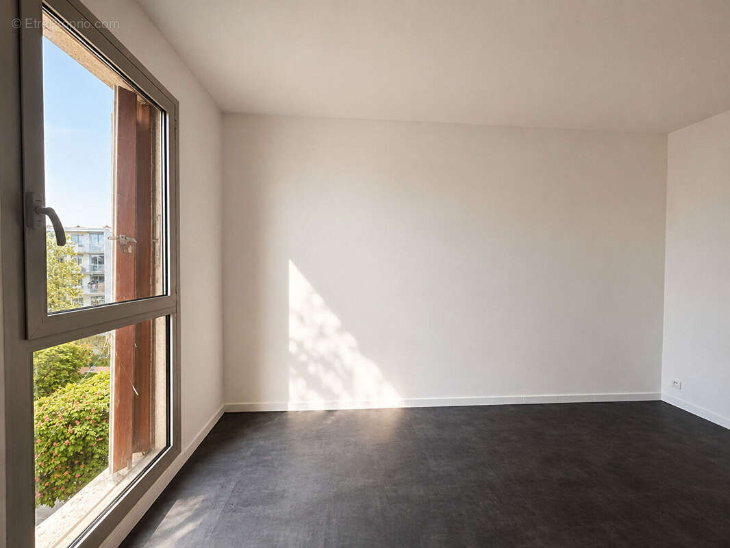 Appartement à FRESNES