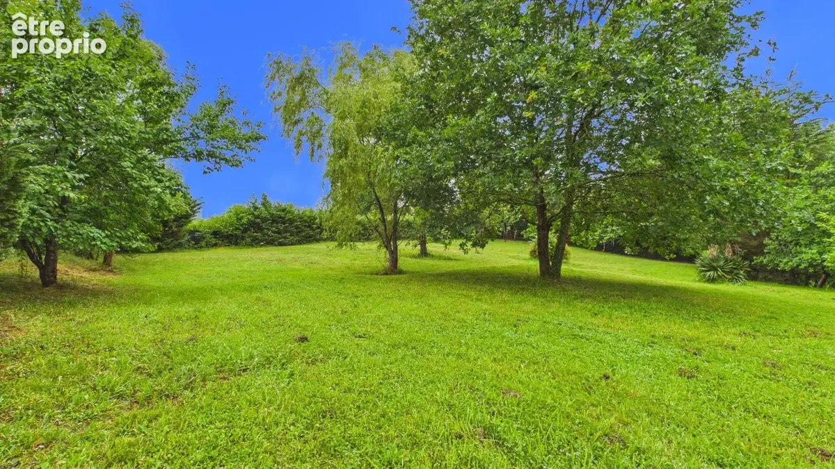 Terrain constructible de 2 244 m² avec forêt de 2 hectares - photo 4