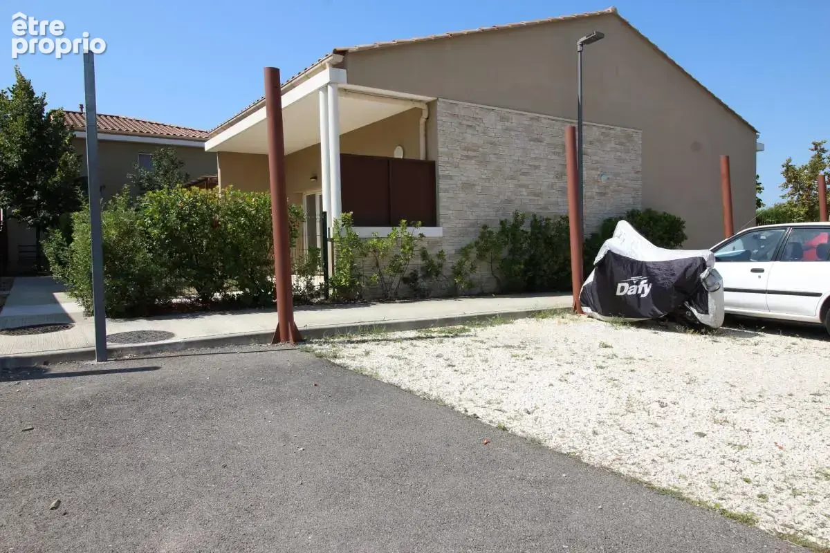 ROBION (84440) – Rare à la vente : Maison de plain-pied avec jardin, terrasse et 2 parkings au cœur du Luberon - 235.000 € - photo 5