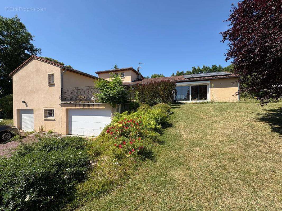Superbe maison familiale de 257.86 m² à Orléat - photo 11