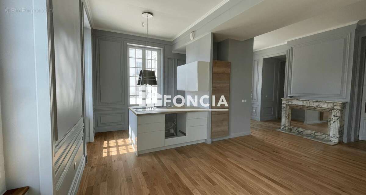 Appartement à MORIGNY-CHAMPIGNY