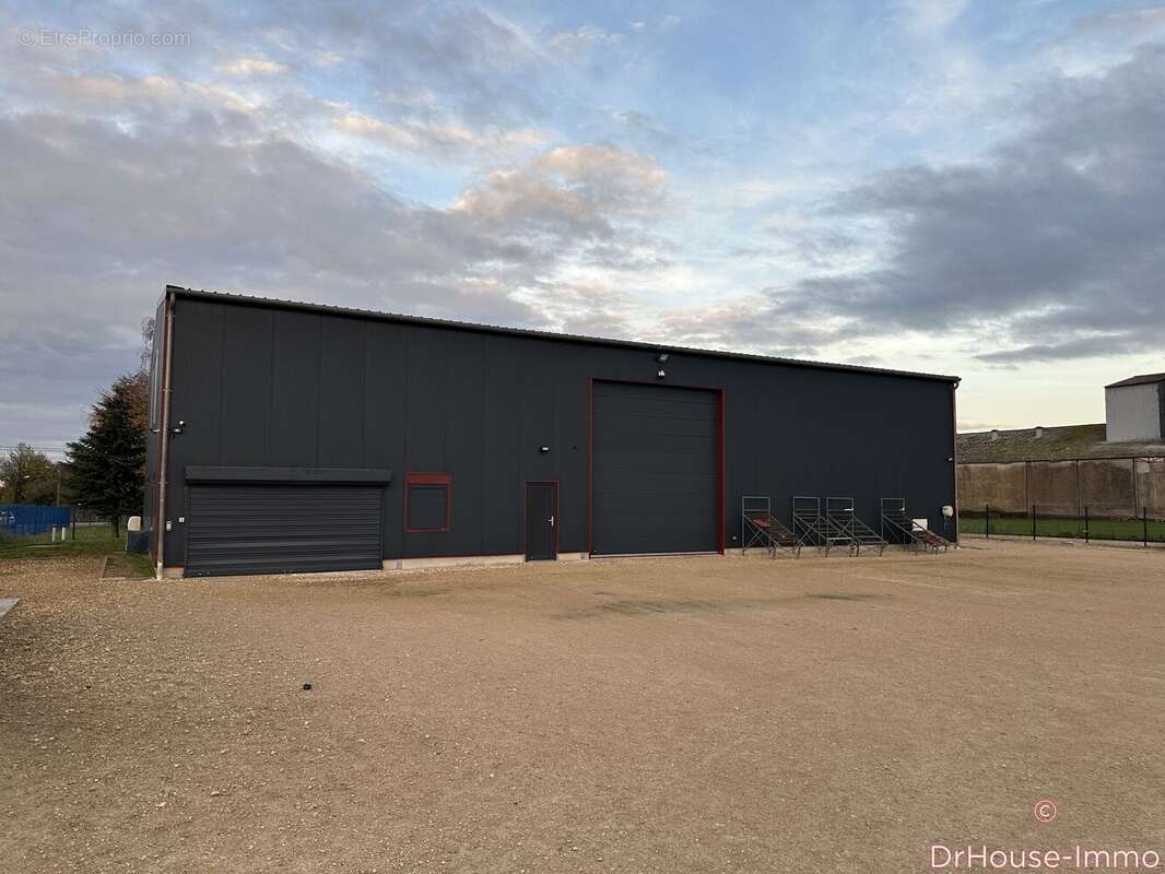 Commerce à CHATEAU-LANDON