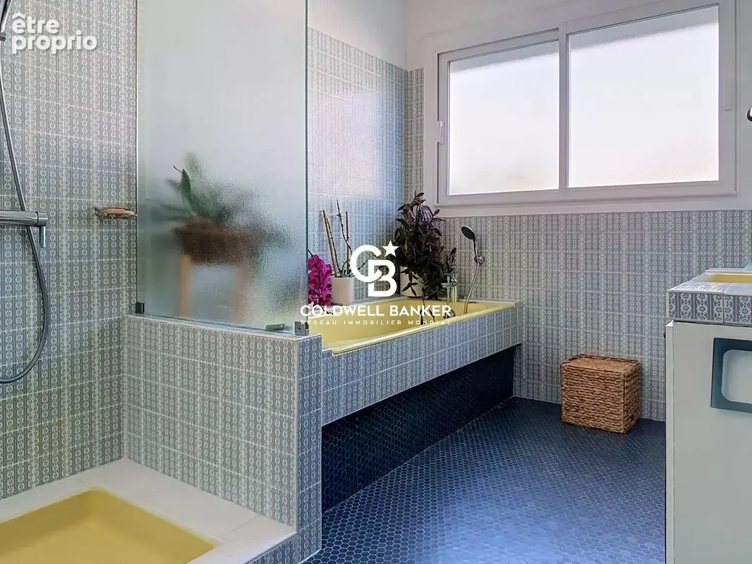 Maison d’architecte 1969 à toit plat avec piscine et appartement indépendant – Saintes, commerces à pied - photo 13