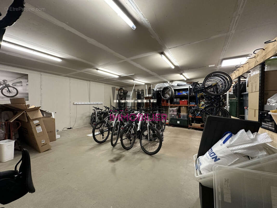 Commerce à MALAUCENE