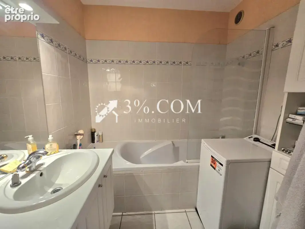 Appartement T3 de 62m2 avec balcon, loggia, cave et garage - photo 10
