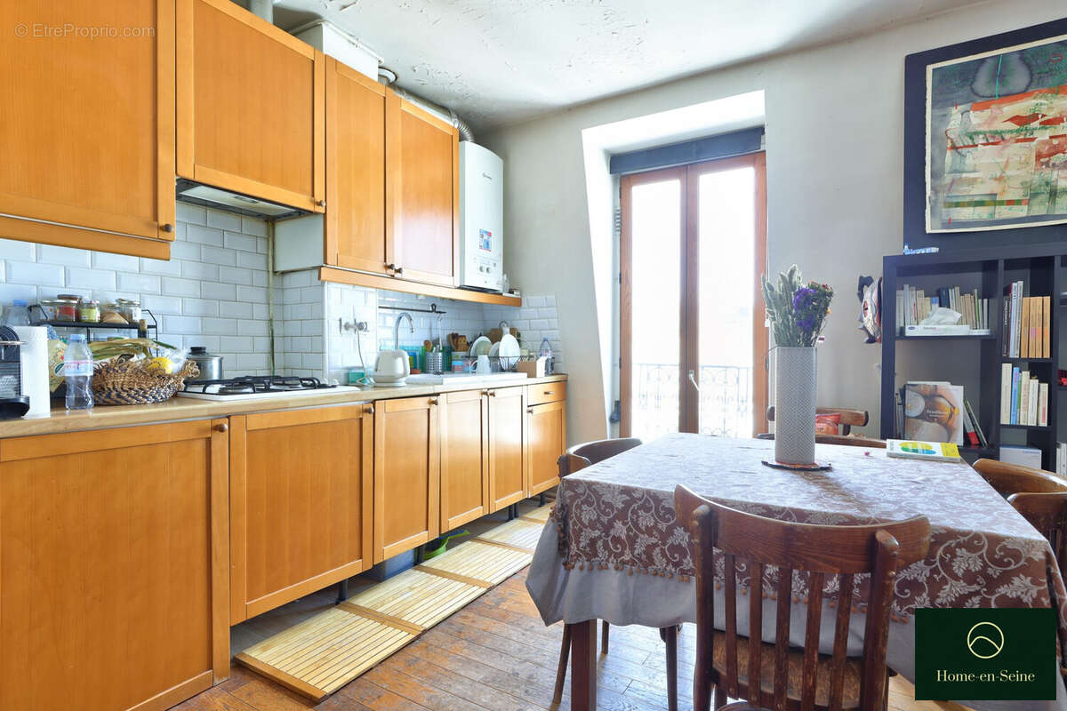 Appartement à PARIS-18E