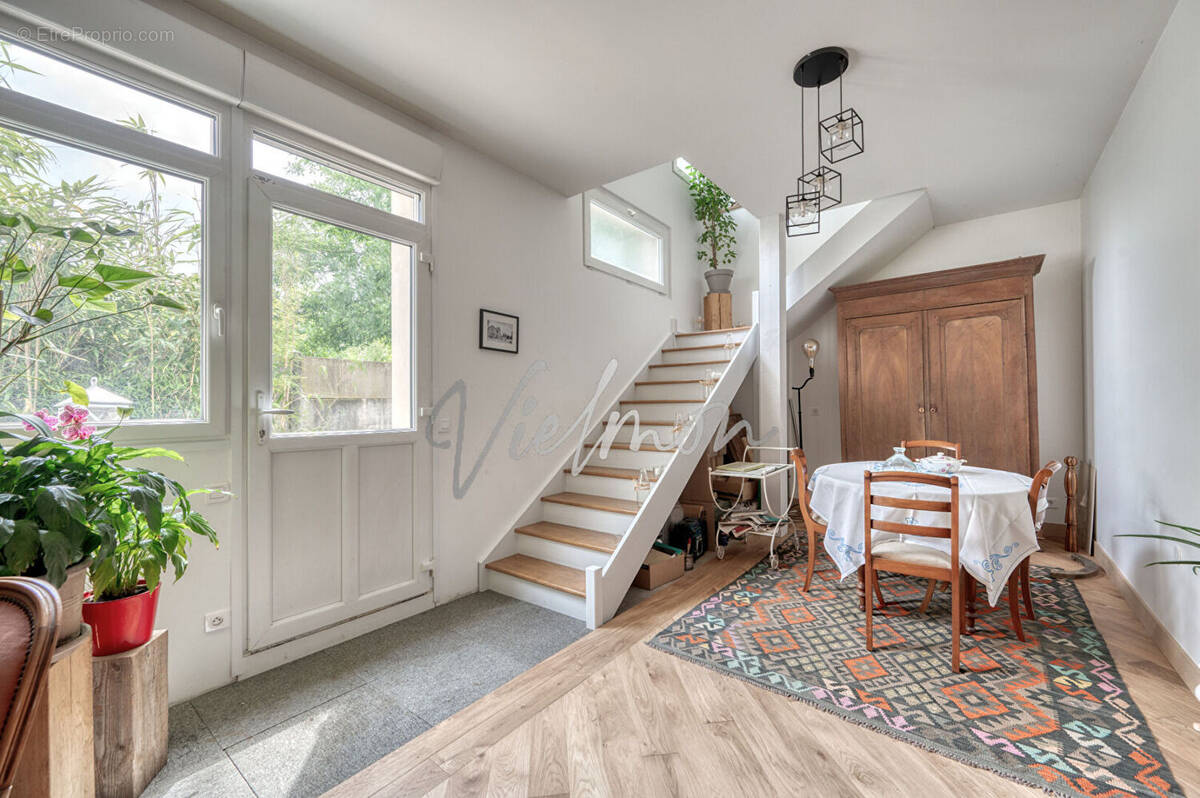 Maison à LES MUREAUX