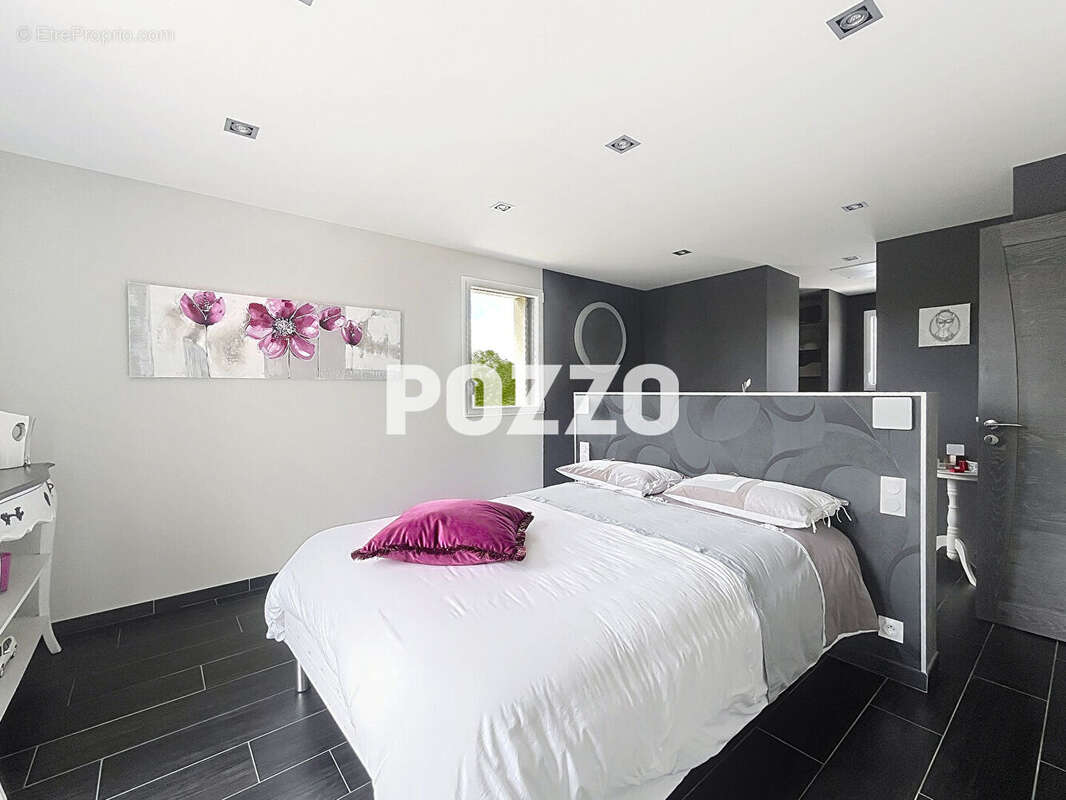 maison prestations de qualités F7 (250 m²) et terrain 1400m² Plage et commerces à pied - photo 11