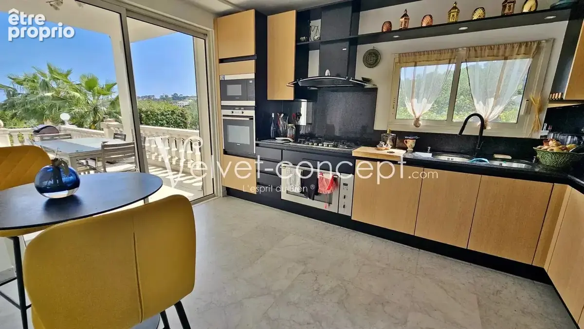 ANTIBES - Villa Contemporaine - Vue Mer - Calme - - photo 7