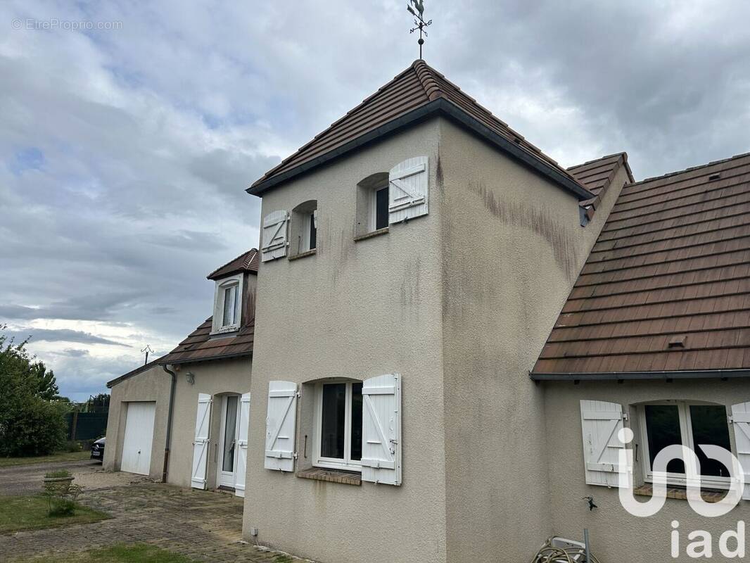 Photo 1 - Maison à SAINT-ESCOBILLE