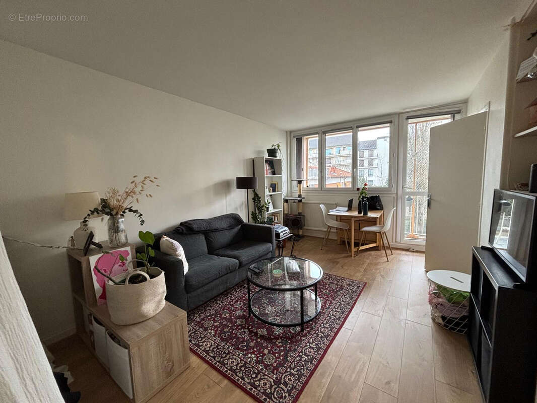 Appartement à SAINT-MAUR-DES-FOSSES