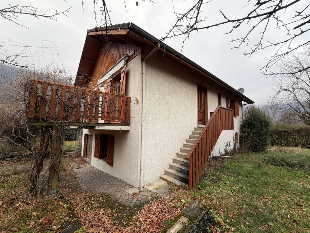Maison à SAINT-ETIENNE-DE-CUINES