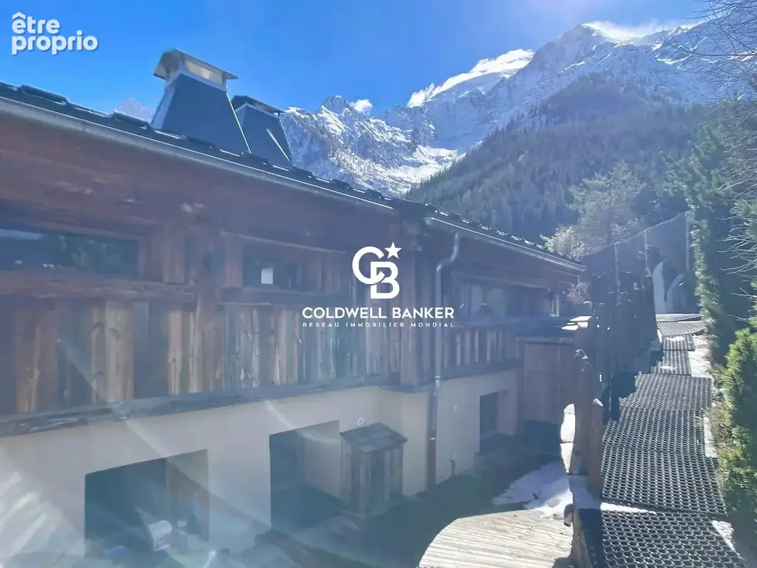 Chalet mitoyen - 121 m² - 5 chambres - Les Houches - photo 9