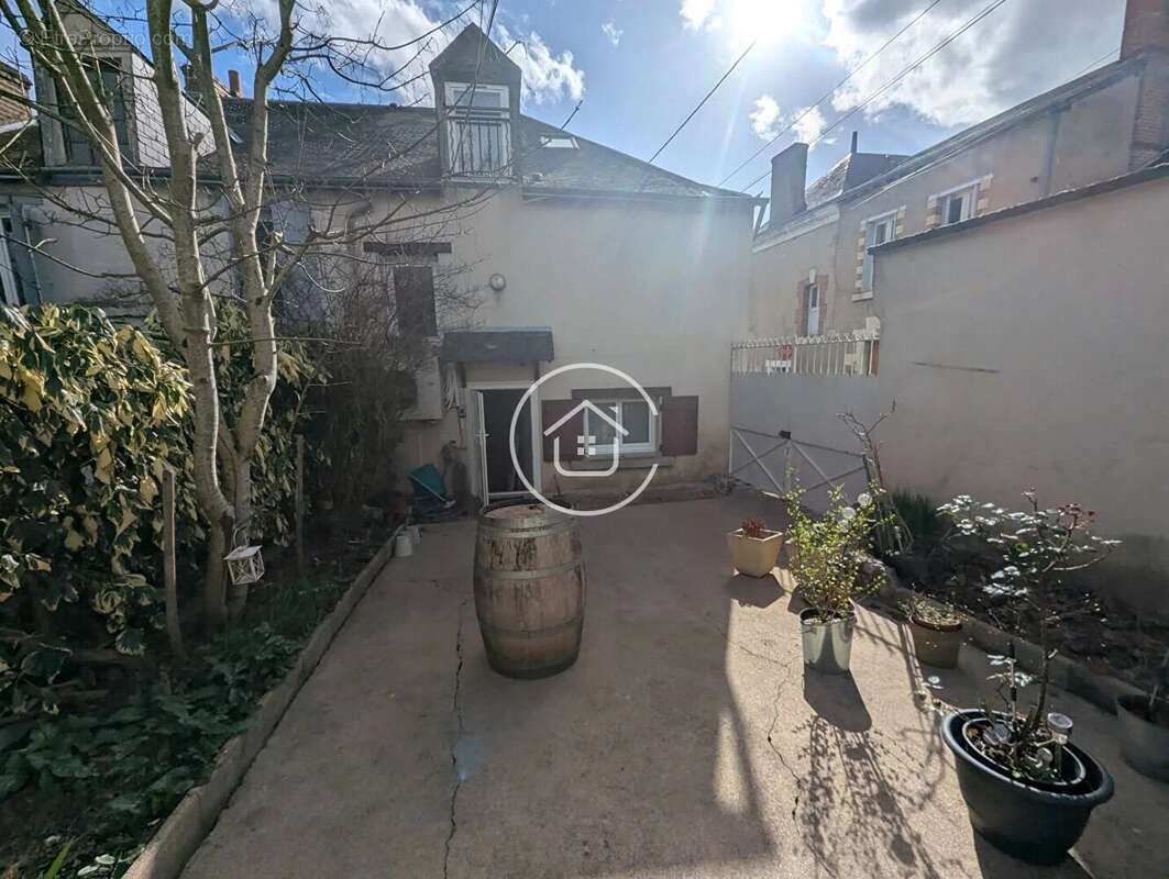 Maison à CHAUMONT-SUR-LOIRE