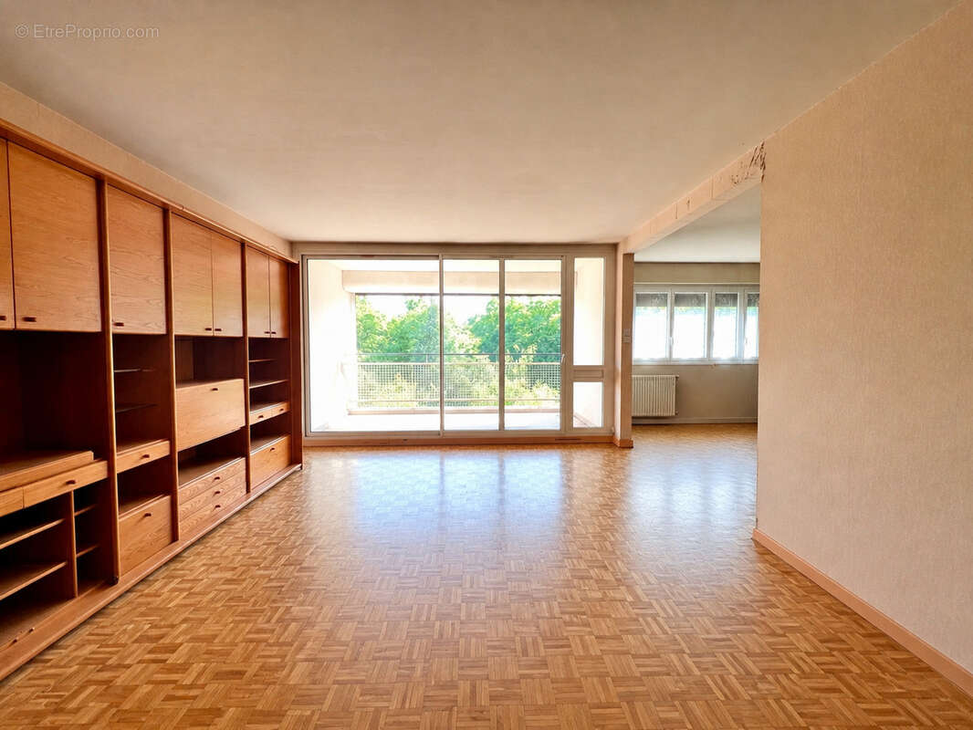 Appartement à VAUX-LE-PENIL