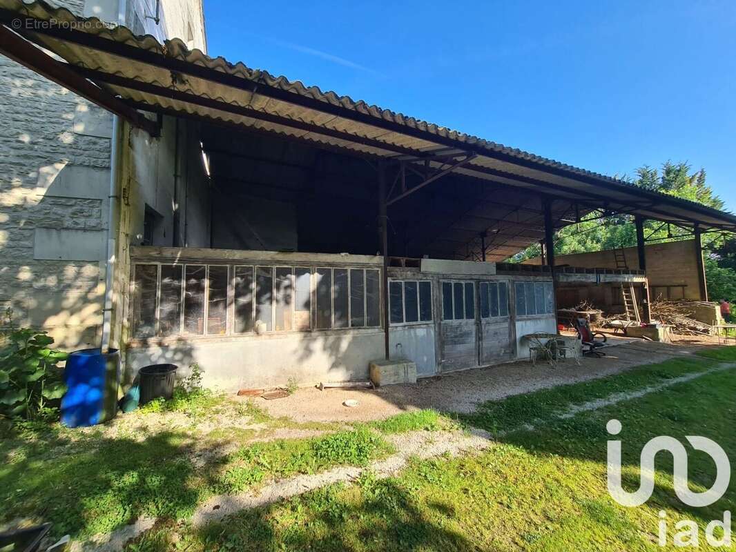 Maison 181 m² à Massac  - photo 2