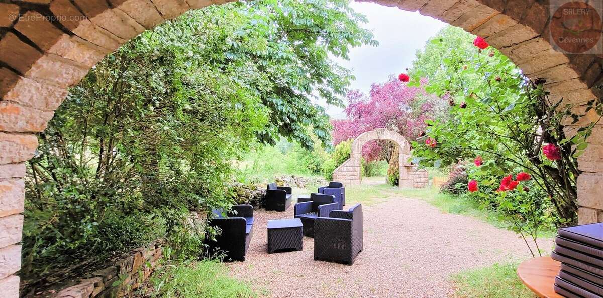 Maison à MAS-SAINT-CHELY