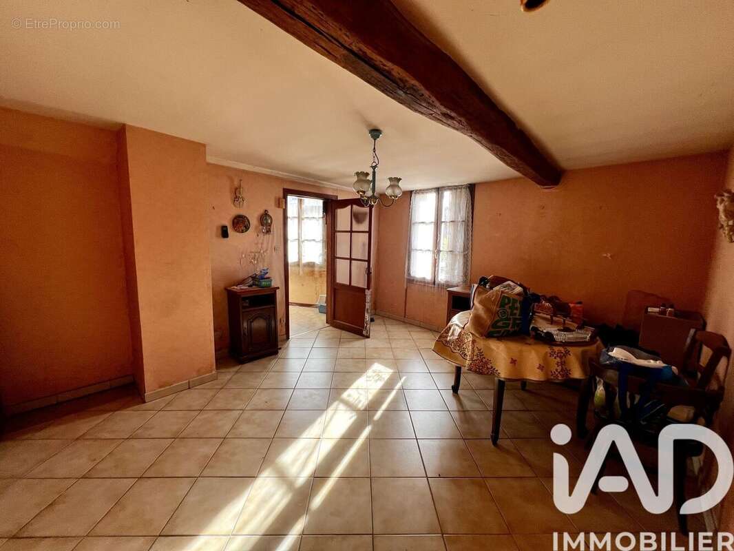 Photo 2 - Maison à ESTREES-SAINT-DENIS