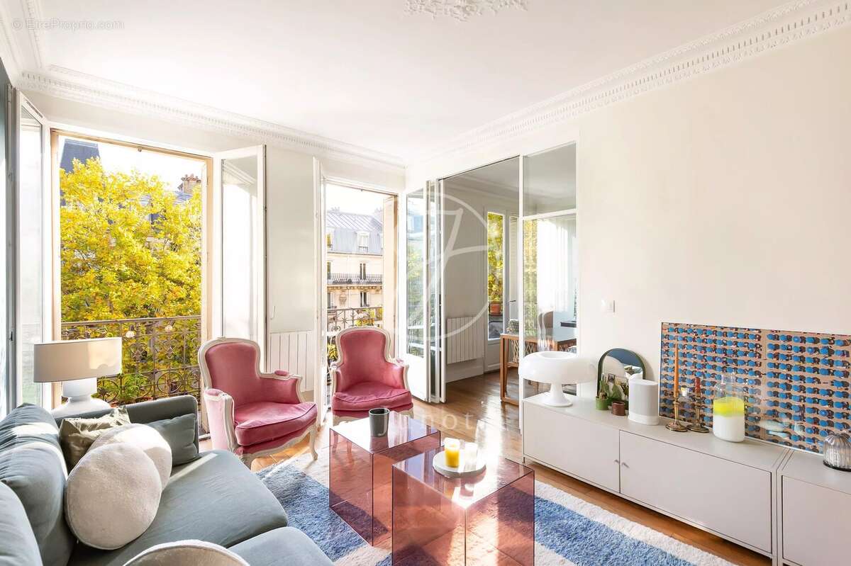 Appartement à PARIS-18E