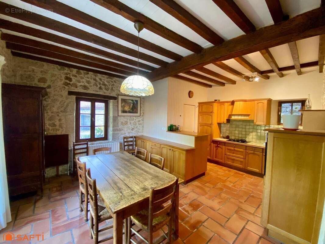 Maison 200 m² à Sainte-Colombe-De-Villeneuve  - photo 6