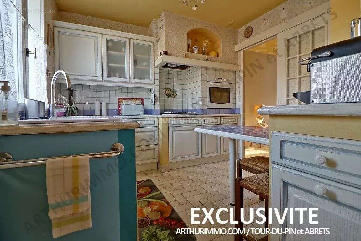 Maison à LA TOUR-DU-PIN