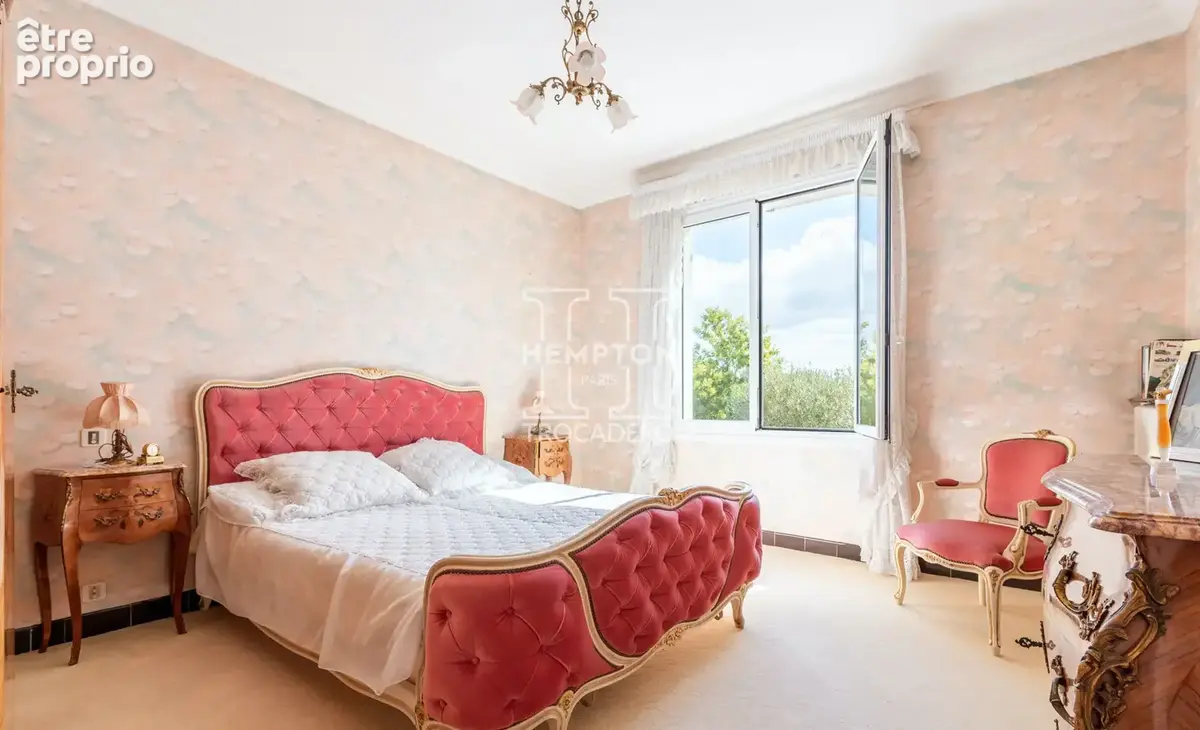Sanary-sur-mer • maison provencale avec jardin paysager - photo 13