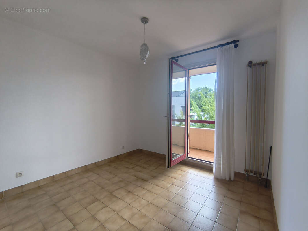 Appartement T3 Ascenseur et stationnement privé - photo 8