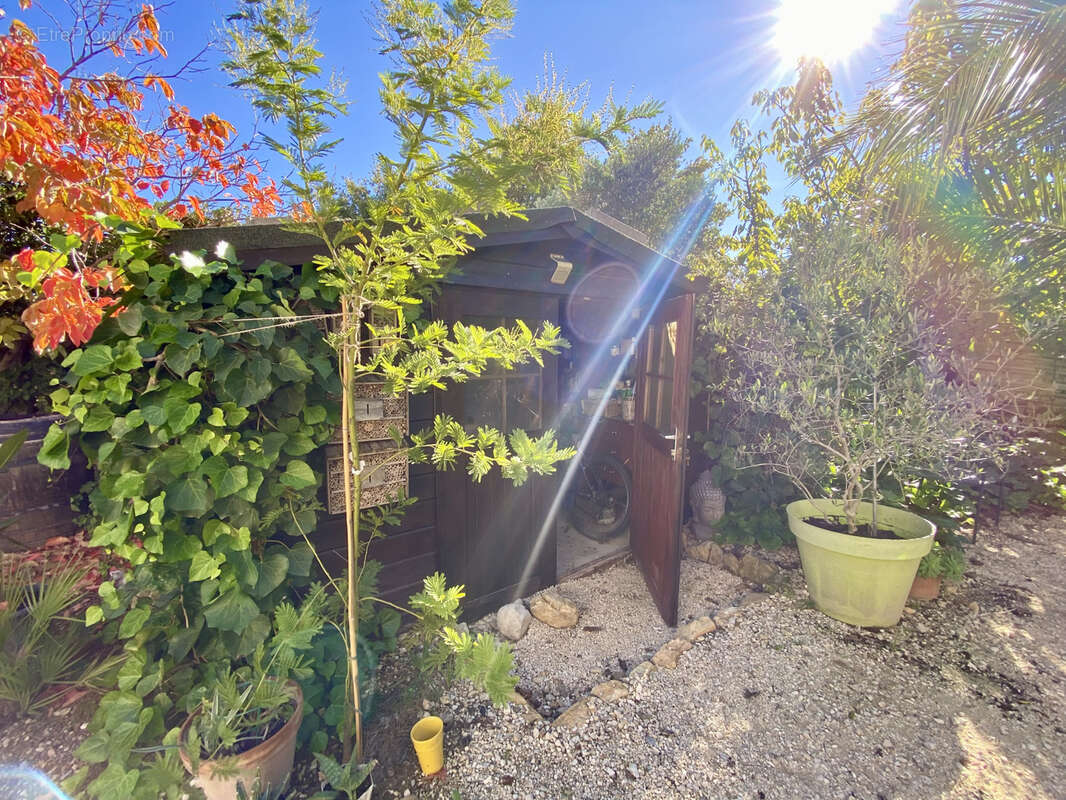 Maison à SAINTE-CECILE-LES-VIGNES