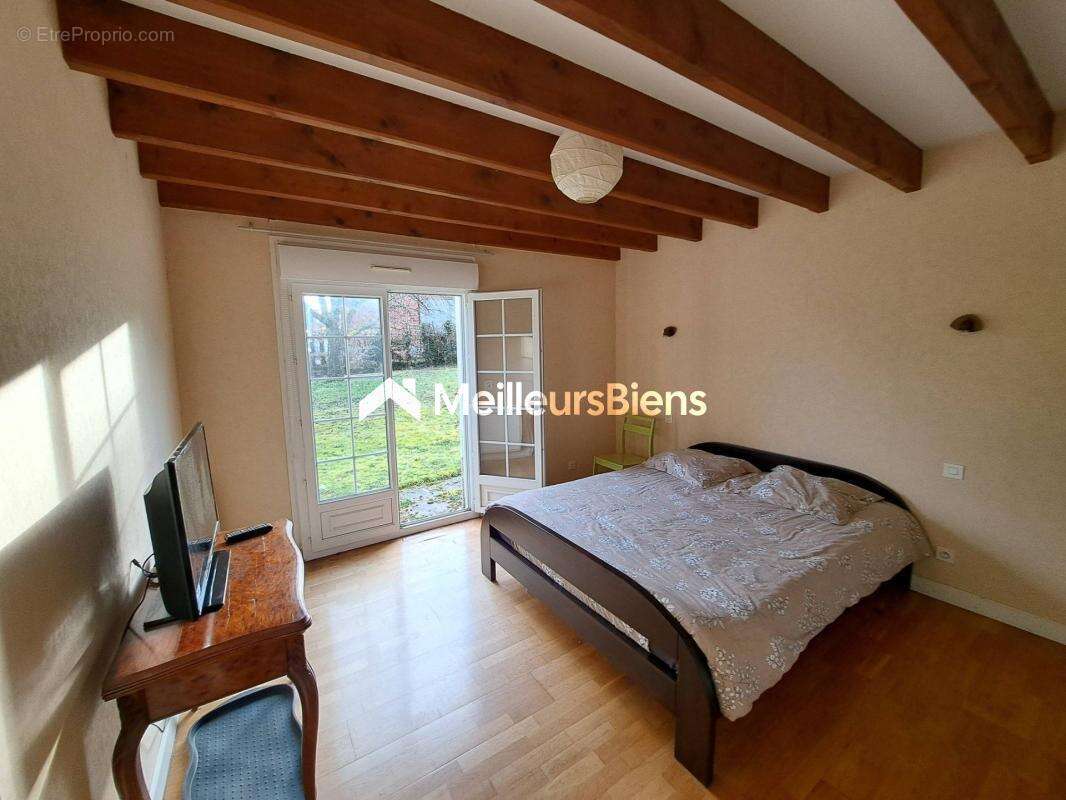 Maison à SAINT-JEAN-DE-BONNEVAL