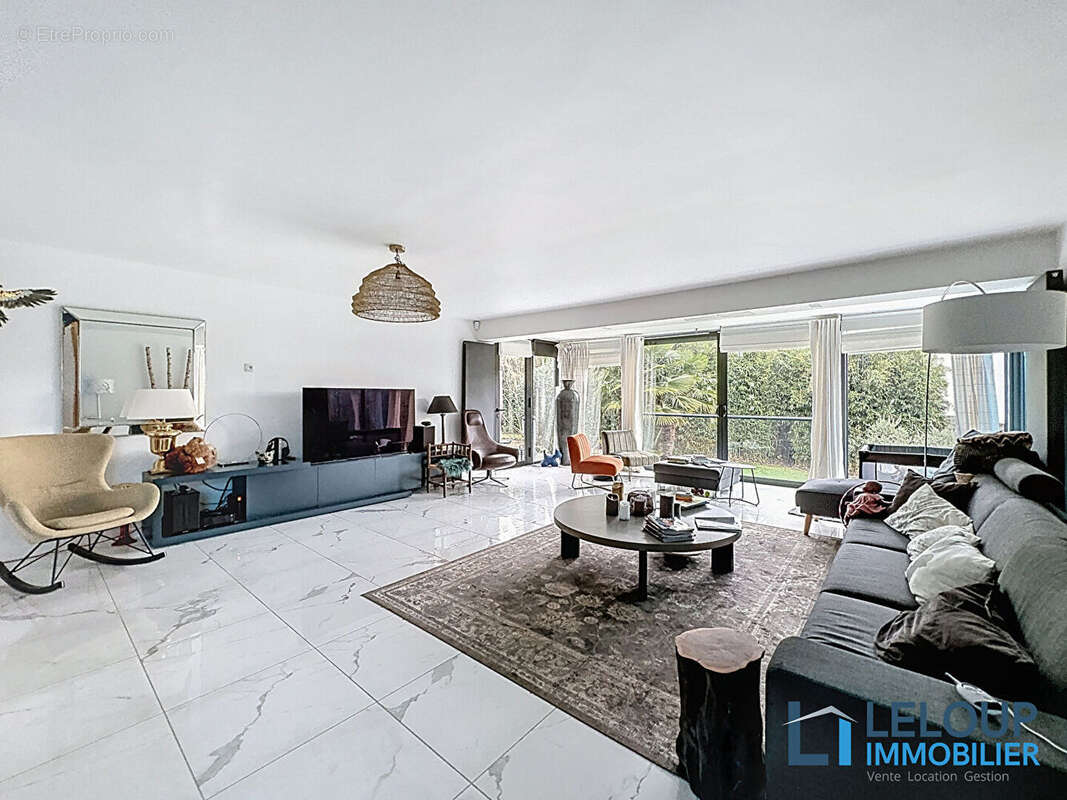 Maison à MONT-SAINT-AIGNAN