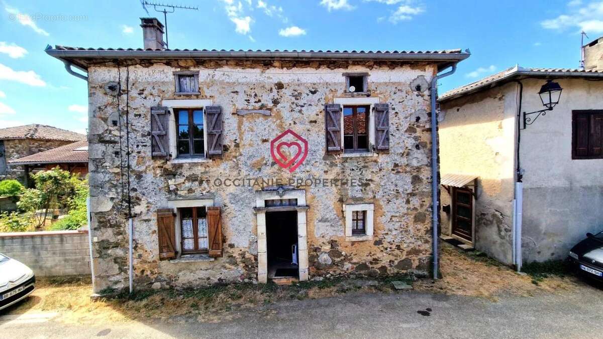 Maison de village avec grange et terrain - photo 3