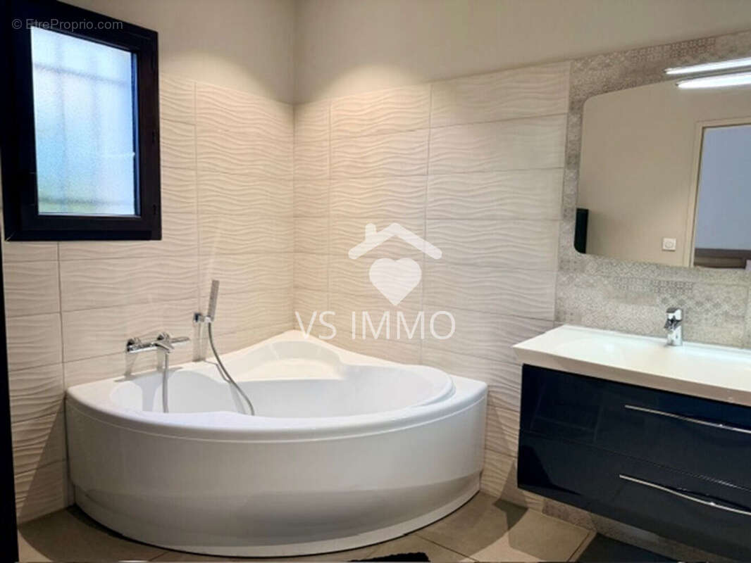 Maison à VAISON-LA-ROMAINE