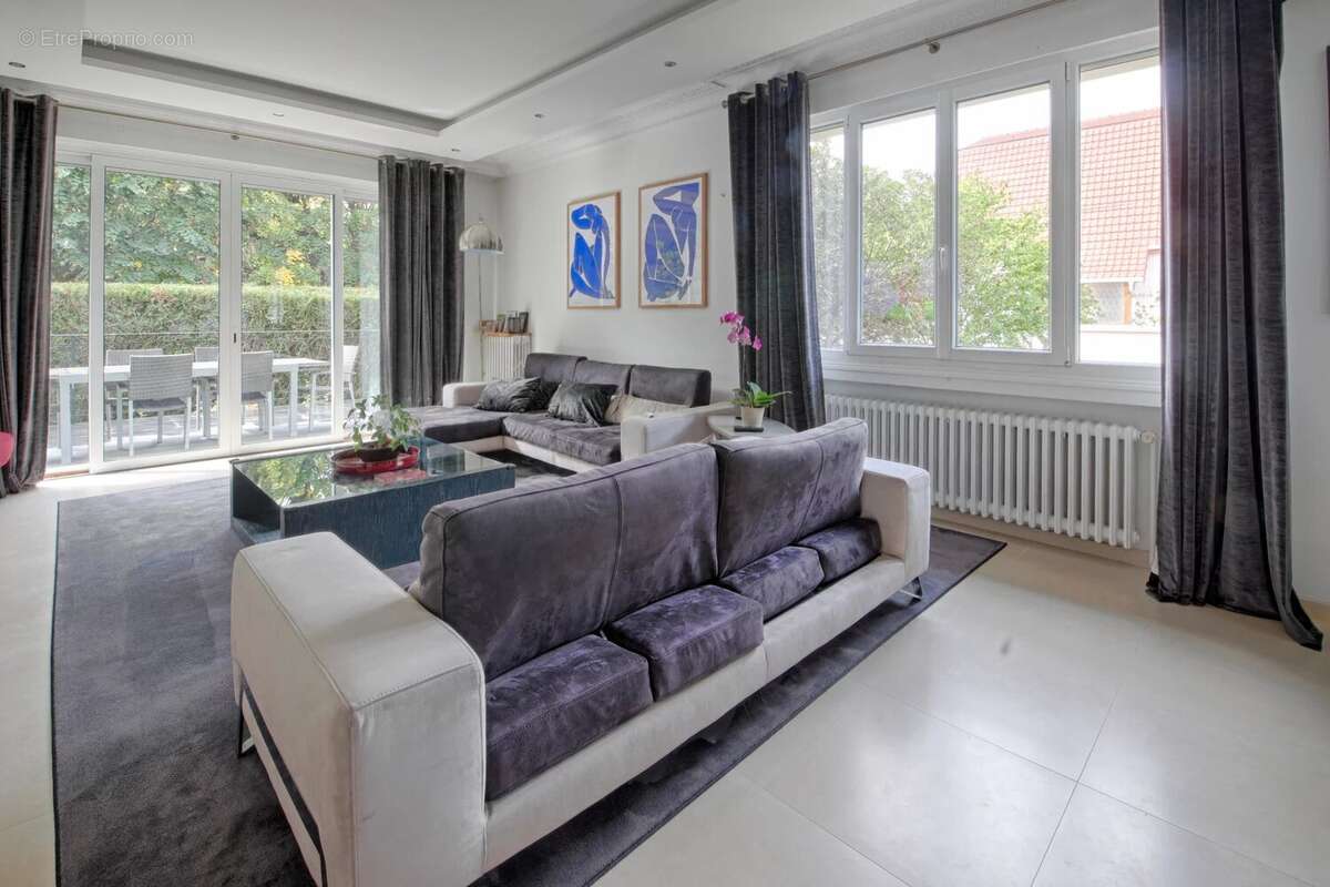 Maison à SAINT-MAUR-DES-FOSSES