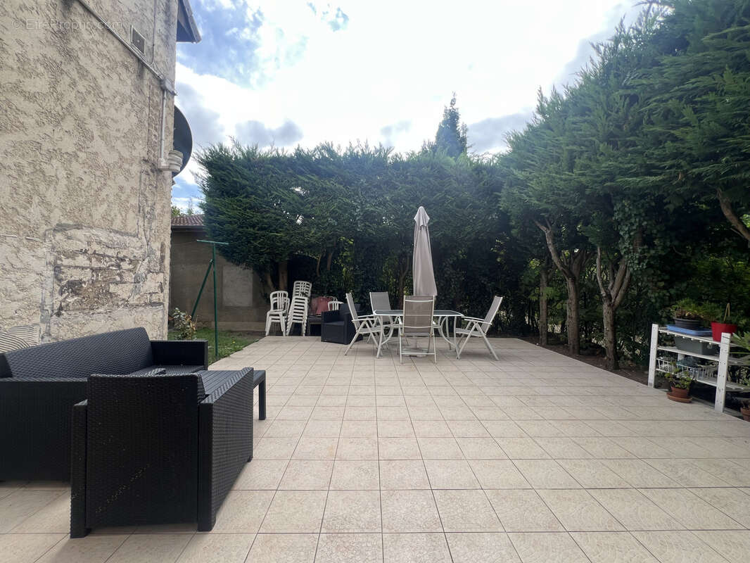 Maison à SARTROUVILLE