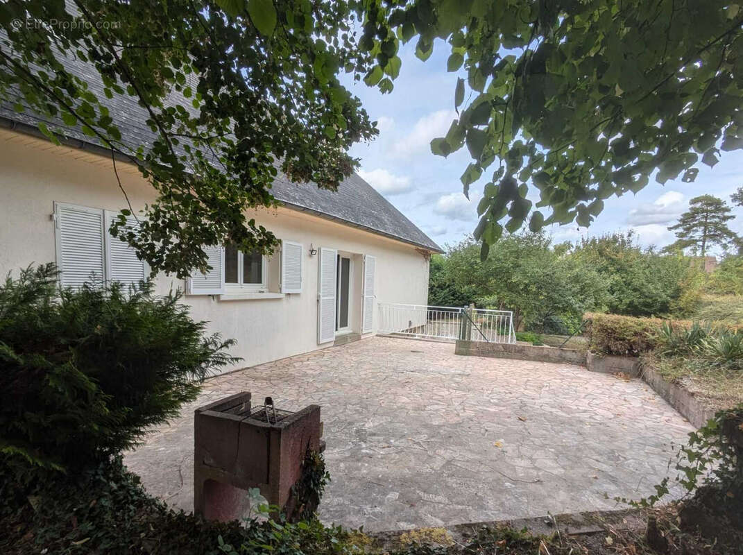 Maison à AZAY-SUR-CHER