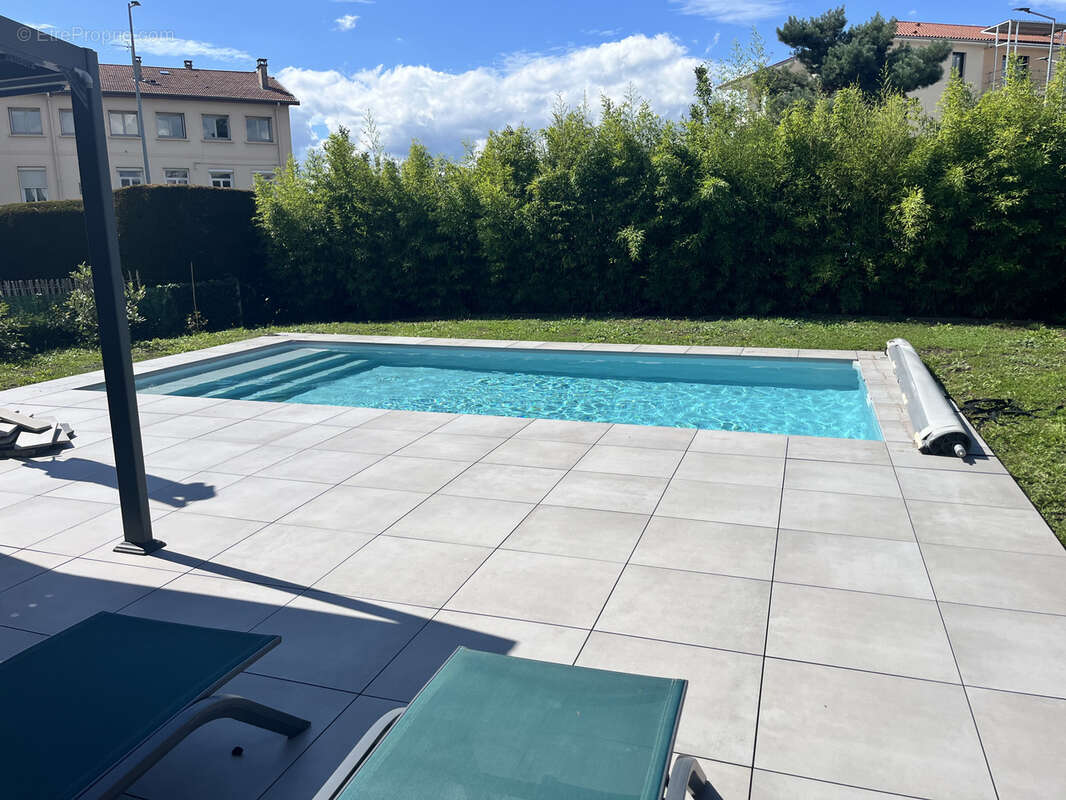 Maison à SAINT-GENEST-LERPT