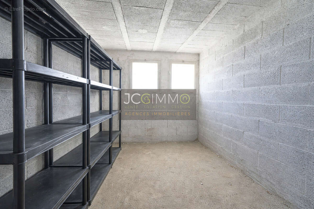 Appartement à CUERS