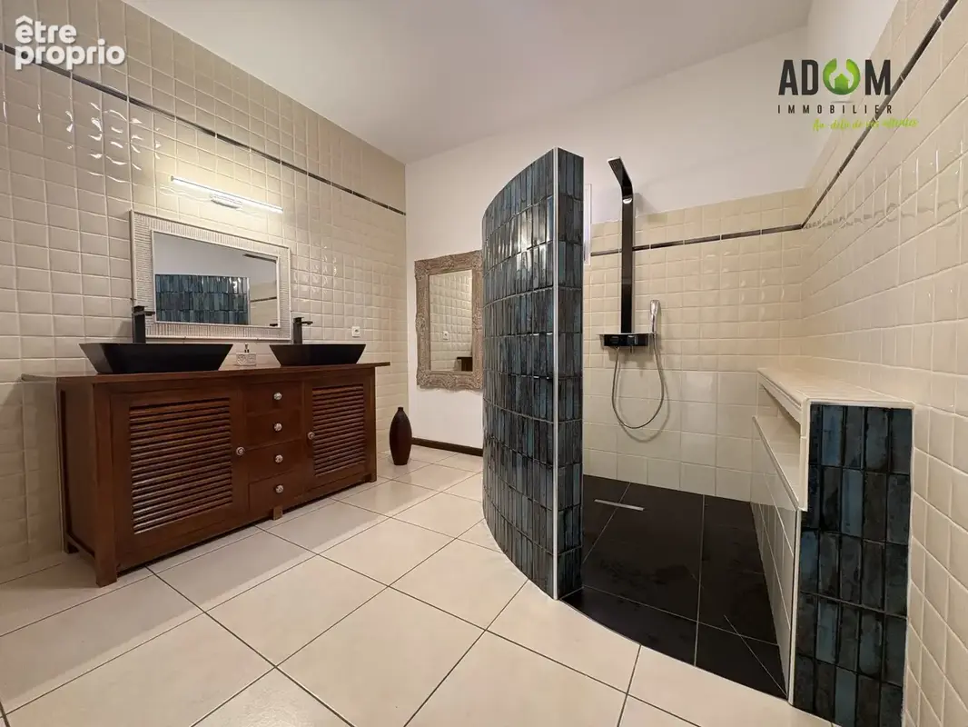 Maison 7 pièces 210 m² à vendre à Saint-Pierre (97410) - photo 9
