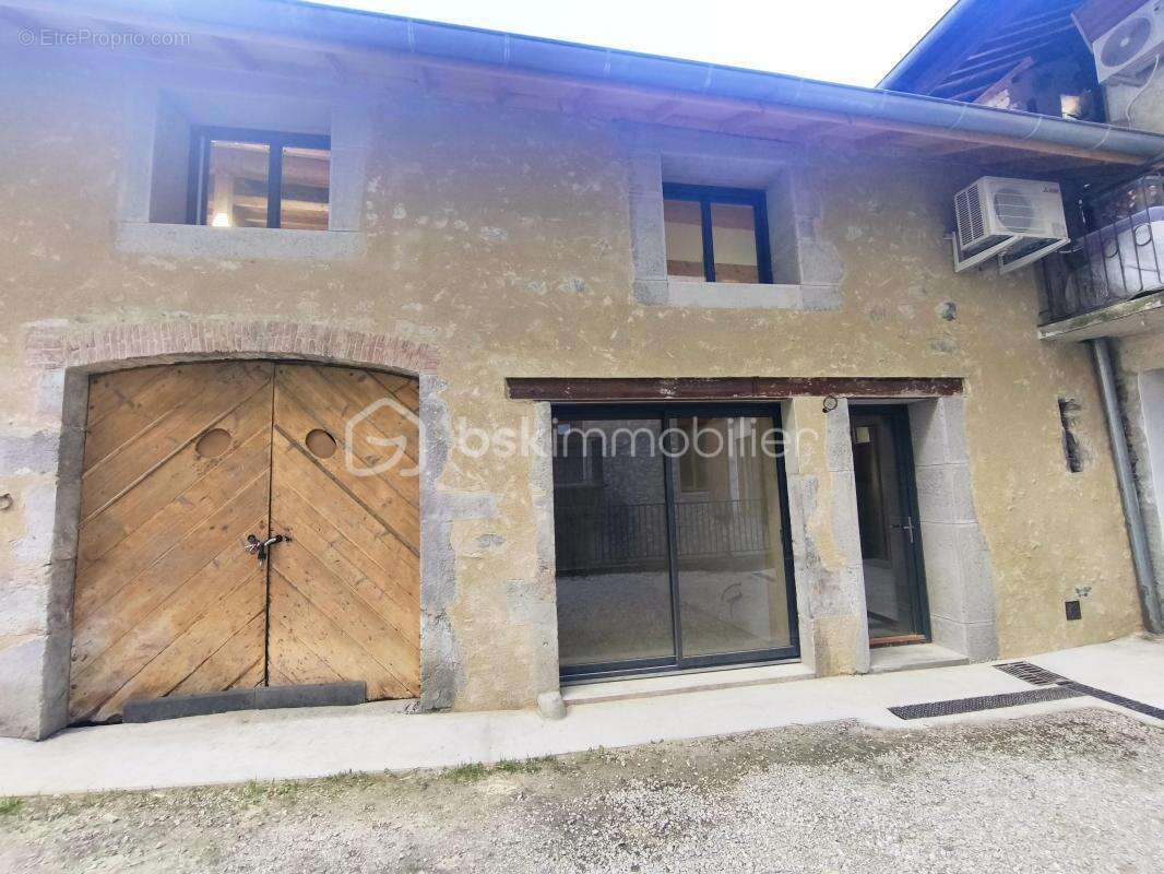 Maison à SAINT-PIERRE-D'ALBIGNY