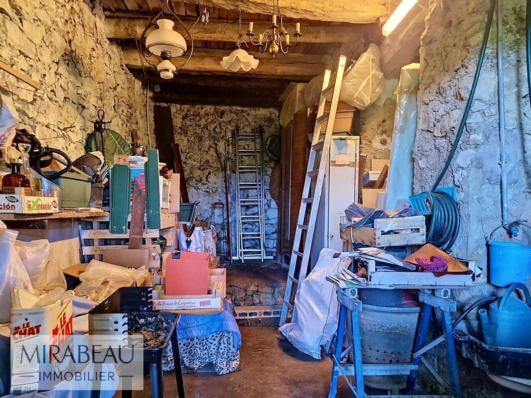 Maison à MIRABEAU