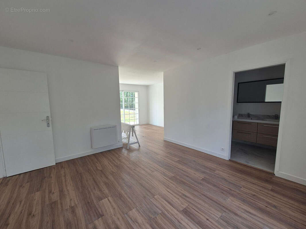 Maison à SAINT-CAPRAIS-DE-BORDEAUX